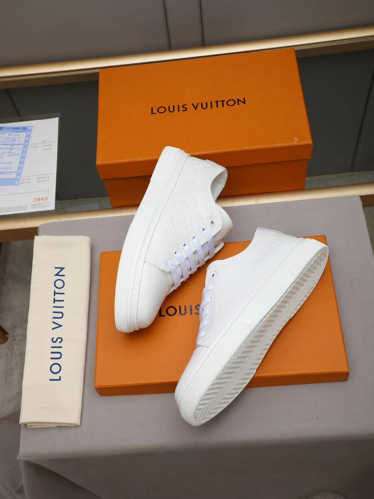 The main model 👍👍👍P420 is the new LOUIS VUITTON [Luden Yiwei]——LV upper [Lv]🇮🇹Imported first-layer cowhide embossed🇩🇪Inside imported sheepskin lining ➕Non-slip and wear-resistant outsole. Every man's identity is reflected in his elegant and stable upper shoes🚶🏻🚶🏻📯 No matter the wind or rain, the shoe last remains unchanged and can stand the test of time🔍️. ——Code number: 38-44 (45 can be customized)